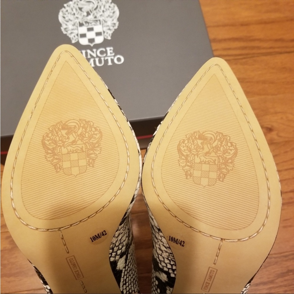 Vince Camuto Setillen Bootie Snakeskin look sz 10 - Picture 8 of 8